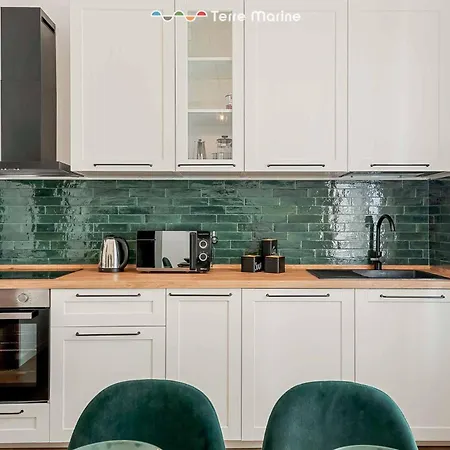 Apartment On The Rock, Terremarine *
