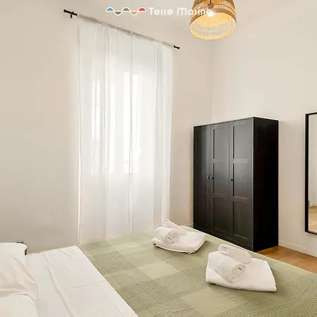 Apartment On The Rock, Terremarine
